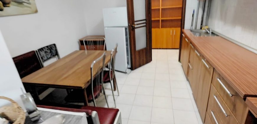 Apartament 2 camere decomandat, etaj 3, Cetate-Bulevard !