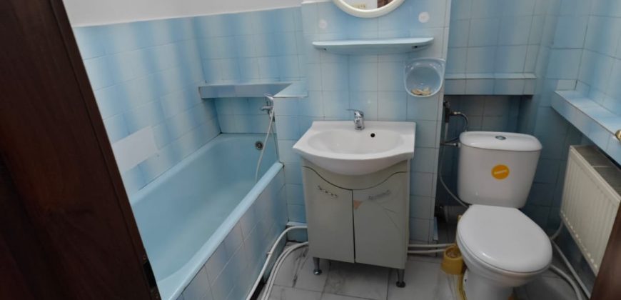 Apartament 2 camere decomandat, etaj 3, Cetate-Bulevard !
