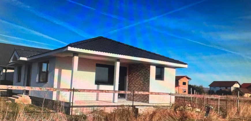 Casa individuala semifinisata, pe nivel, cartier Orizont
