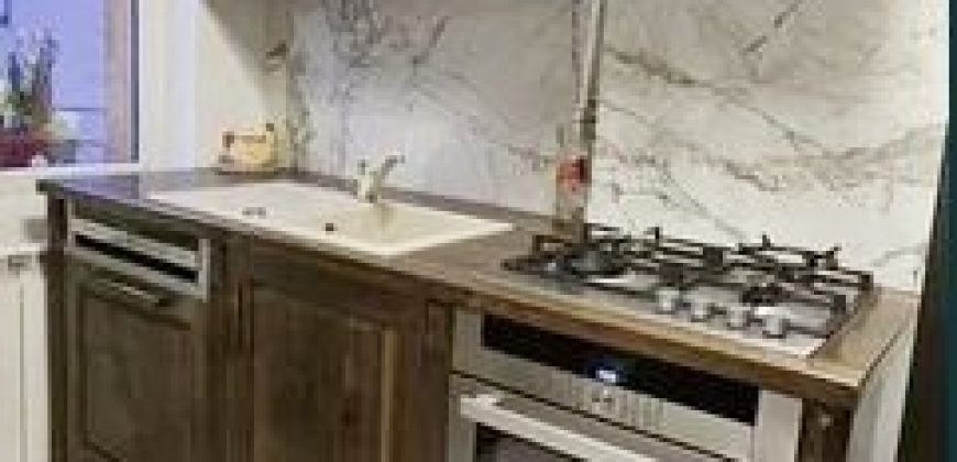 Apartament 2 camere , etaj 3, finisat, mobilat, utilat, zona Centru!