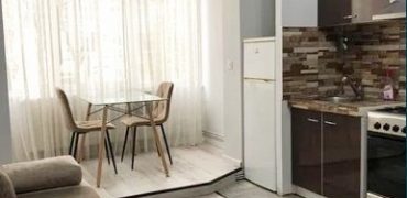 Apartament 2 camere , modificat in 3 camere, etaj 1, mobilat, utilat, Cetate !