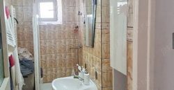 Apartamet 2 camere decomandat , etaj 2, Cetate!