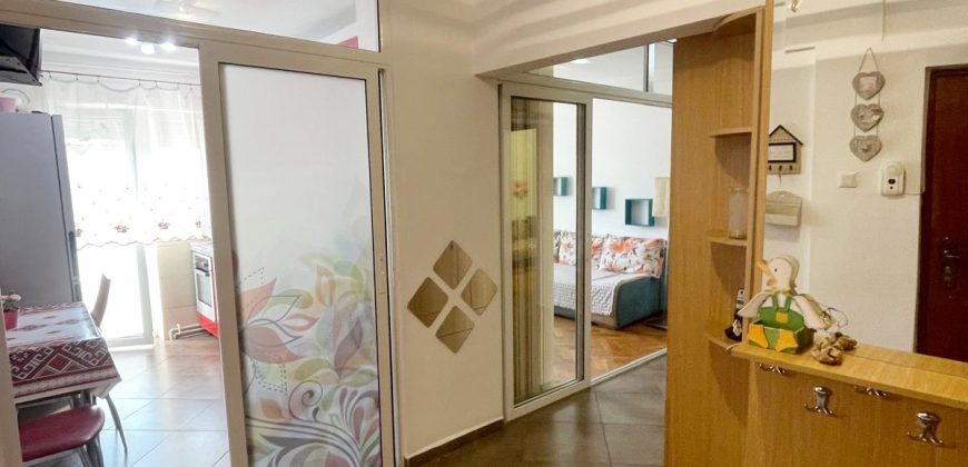 Apartament 4 camere decomandat, etaj 3, mobilat, utilat, Cetate !