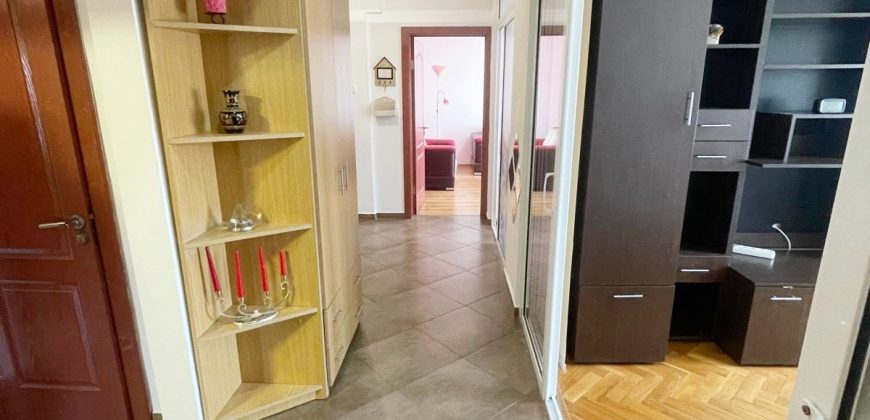 Apartament 4 camere decomandat, etaj 3, mobilat, utilat, Cetate !